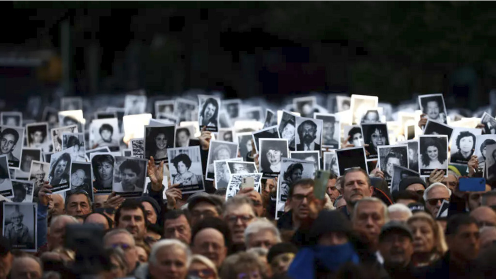الأرجنتين توجه اتهامات لسبعة إيرانيين ولبناني في تفجير مركز يهودي ببوينس آيرس عام 1994