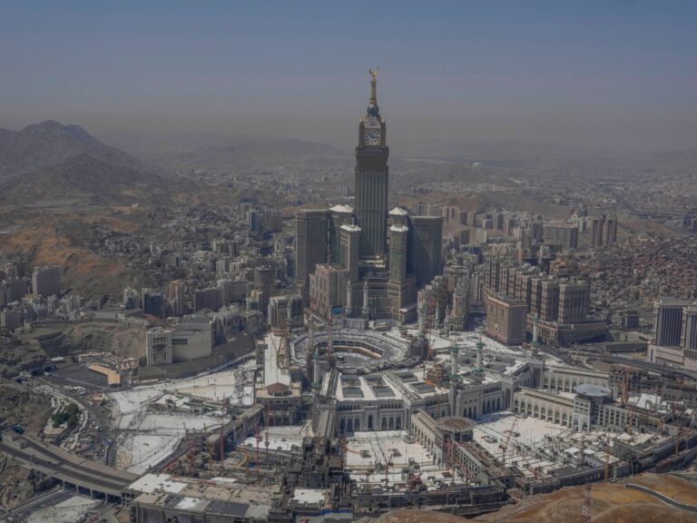 التحالف السعودي يُسقط طائرة مسيّرة حوثية قبل دخولها مكة ويؤكد أن أمن الحرمين خط أحمر