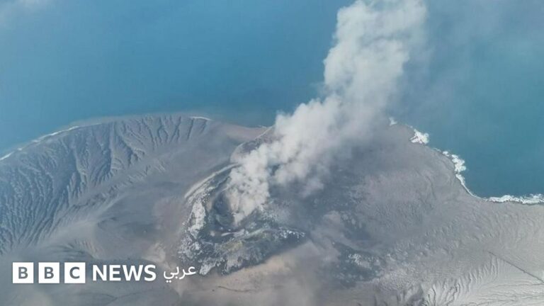 ثوران بركان ابن كراكاتاو يُعطّل رحلات جوية ويحبس 150 ألف مسافر في إندونيسيا