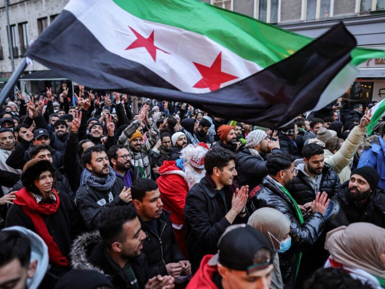 خطة ألمانية تضغط على نصف مليون لاجئ سوري لمغادرة البلاد