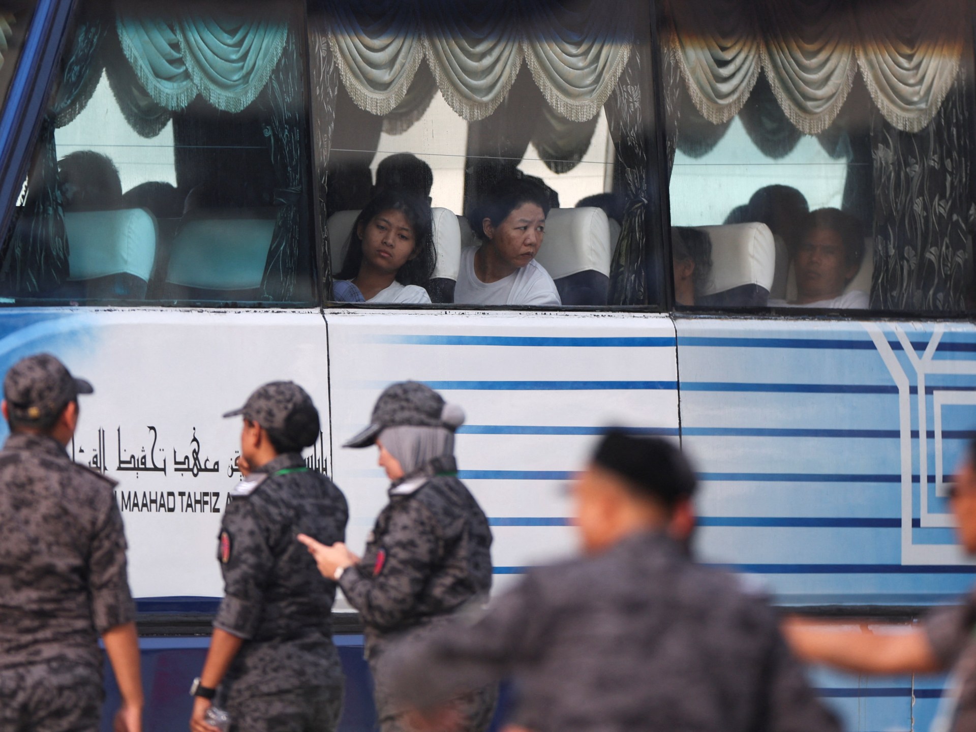 ماليزيا تبدأ ترحيل آلاف لاجئي الروهينغا إلى ميانمار amid تحذيرات حقوقية وأممية