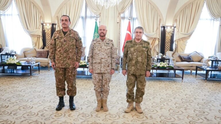 رئيس الأركان التركي يشارك في اجتماع برئاسة السعودية حول اتفاقية مكة للدفاع المشترك