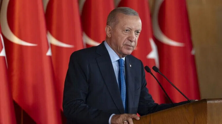 أردوغان يثمن تقدم تركيا في التقييم الدولي للطلاب ويعتبره إنجازًا وطنيًا
