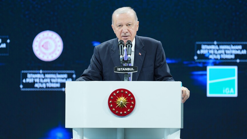 الرئيس أردوغان يفتتح المدرج الرابع في مطار إسطنبول لتعزيز دور تركيا في الطيران الدولي