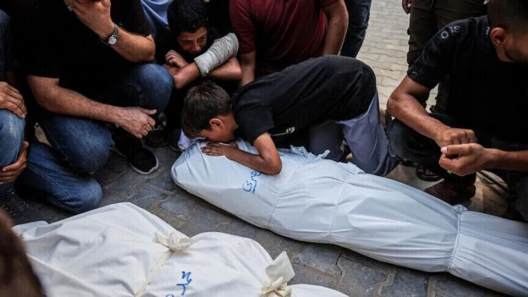وزارة الصحة بغزة تعلن وفاة 74 ألفاً و23 فلسطينياً جراء العدوان الإسرائيلي المستمر