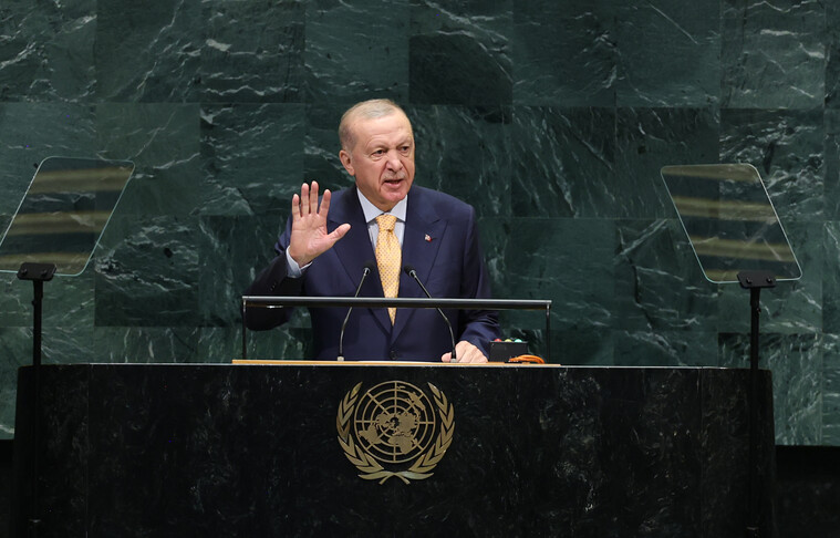 أردوغان يؤكد أولوية استقرار ليبيا ويدعو لدعم الانتخابات بقيادة الليبيين