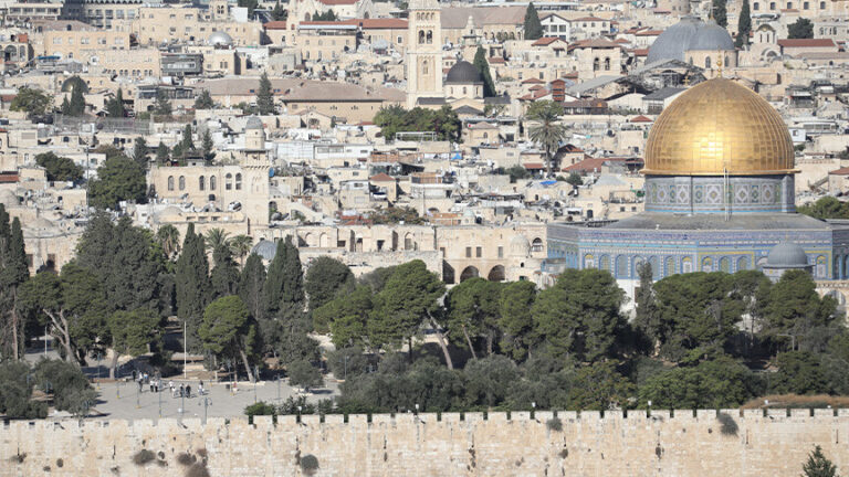 عشرات المستوطنين الإسرائيليين يقتحمون المسجد الأقصى لليوم الثاني على التوالي خلال عيد العرش