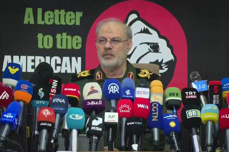 الحرس الثوري الإيراني يوجه رسالة للشعب الأمريكي ويتوعد باستخدام أسلحة جديدة للرد على أي هجوم