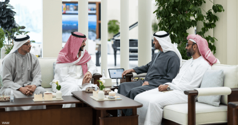 رئيس الإمارات يستقبل الأمير خالد بن سلمان ويبحثان تعزيز التعاون بين البلدين