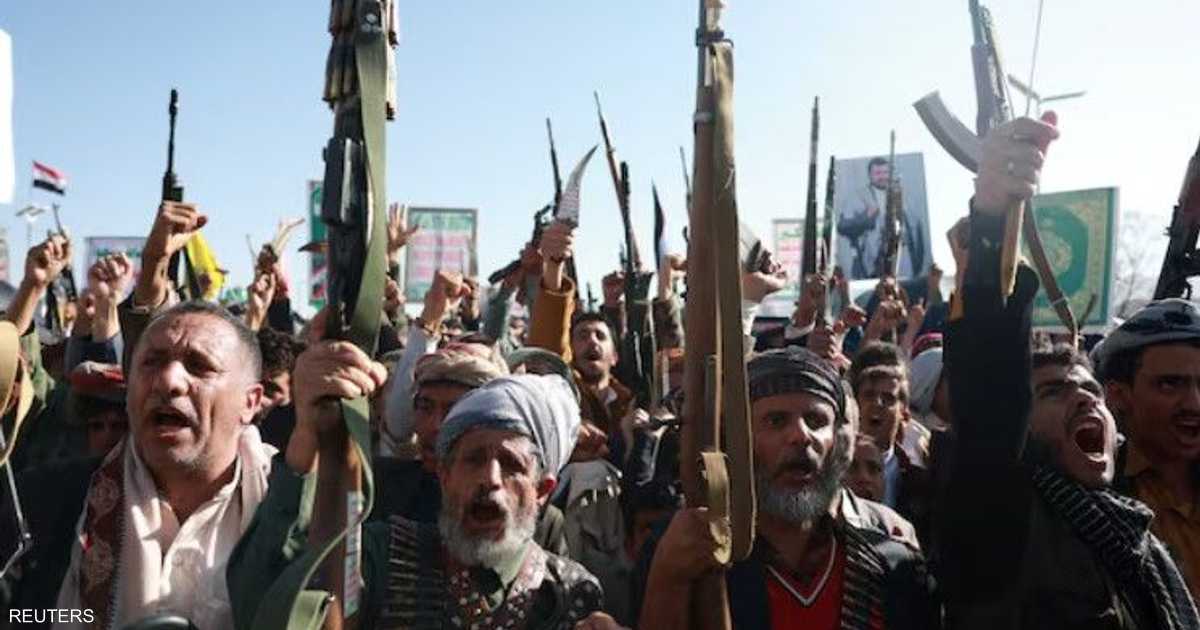 الحوثيون يعلنون استهداف مطار الملك خالد الدولي وقواعد عسكرية في السعودية بثلاث هجمات بصواريخ باليستية