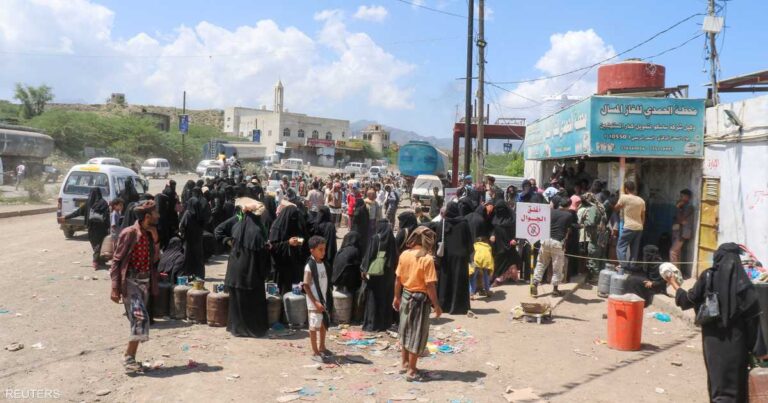 تصاعد الصراع في اليمن يدفع أكثر من 281 ألف شخص للنزوح