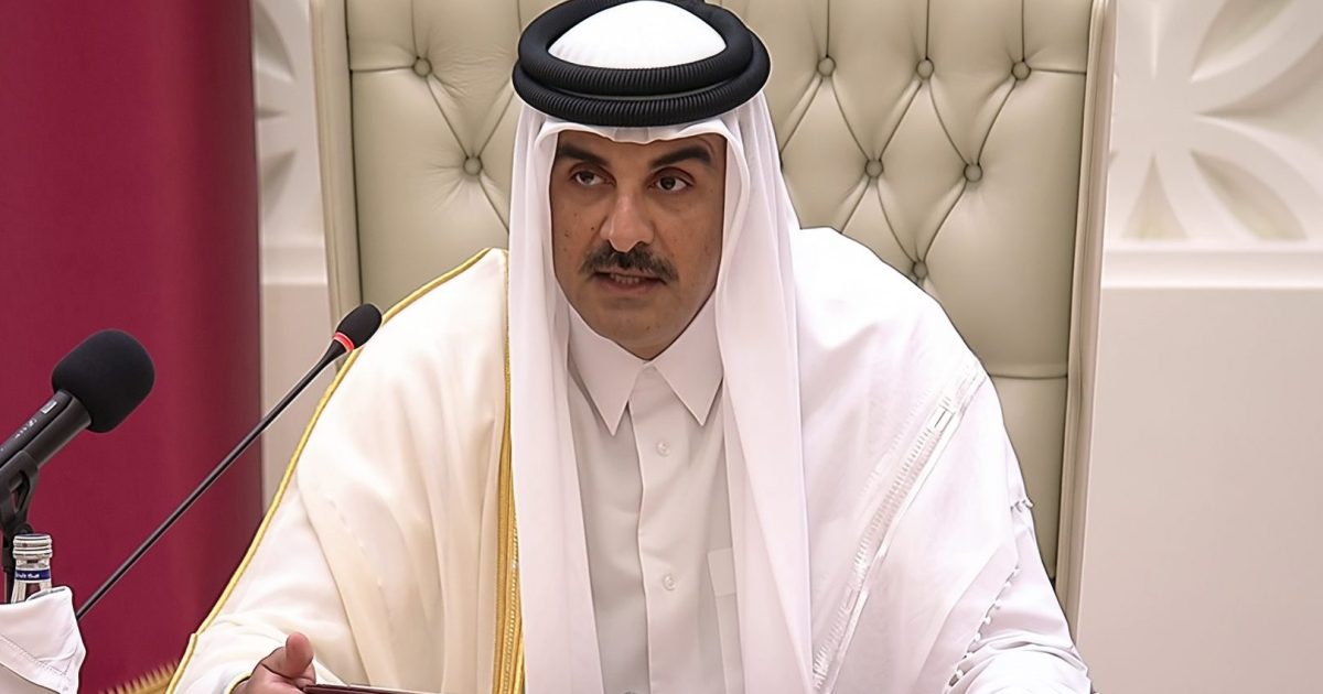 أمير قطر يؤكد صمود الاقتصاد الوطني ويصف ما يجري بغزة بالإبادة الجماعية