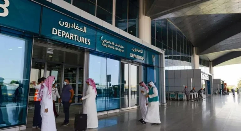 عاجل | تعليق مؤقت للعمليات التشغيلية في مطار الملك خالد الدولي بالرياض بعد استهدافه