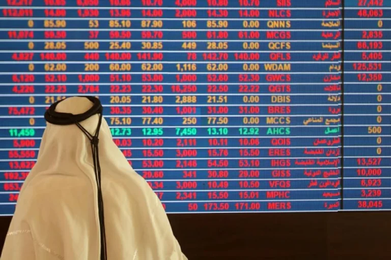 تباين أداء البورصات العربية: خسائر في السعودية ومصر ومكاسب في قطر والكويت