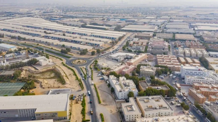 دي آي بي هولدينغ تخطط لجمع 543 مليون دولار عبر أول طرح عام أولي في الإمارات عام 2026