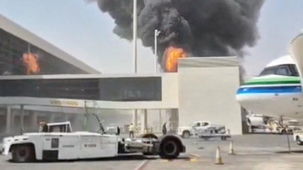 تحديث: هجمات بصاروخية وطائرات مسيرة تستهدف مطاري الرياض والدمام بعد مقتل 13 في قصف مطار الملك خالد