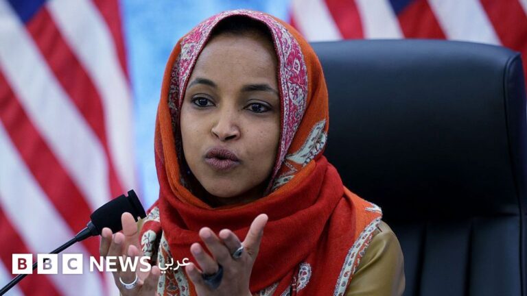 عملاء الهجرة الأمريكيون يفتشون منزل النائبة إلهان عمر في إطار تحقيق جنائي