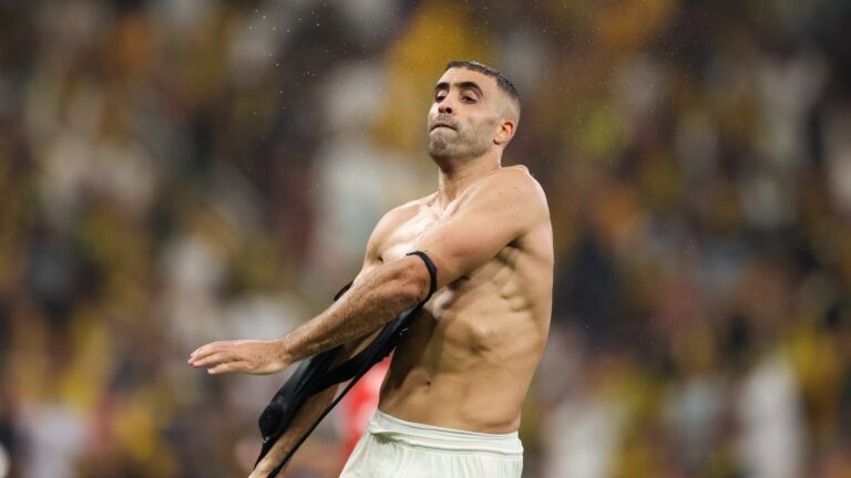 عبد الرزاق حمد الله يسجل هدف التعادل للتعاون في الدوري السعودي