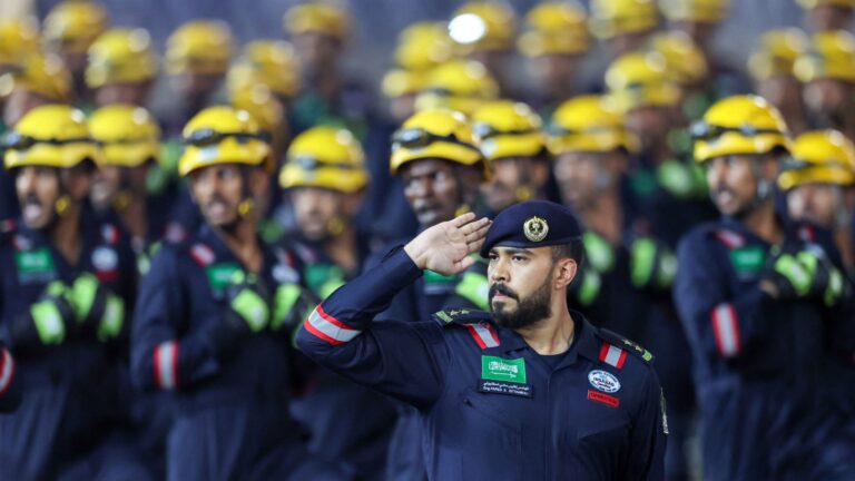 السعودية: 6 إصابات وأضرار بمنازل ومركبات جراء مقذوف حوثي استهدف نجران