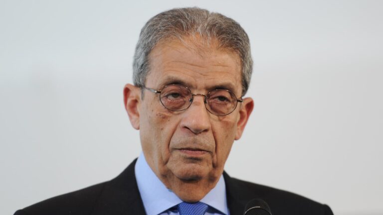 علاء مبارك يعارض عمرو موسى حول تغييرات المنطقة وخطورة فقدان مصر قيادتها