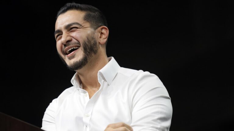 عبدالرحمن السيد يرد بحزم على هجوم ترامب ويؤكد تمثيله في مجلس الشيوخ عن ميشيغان