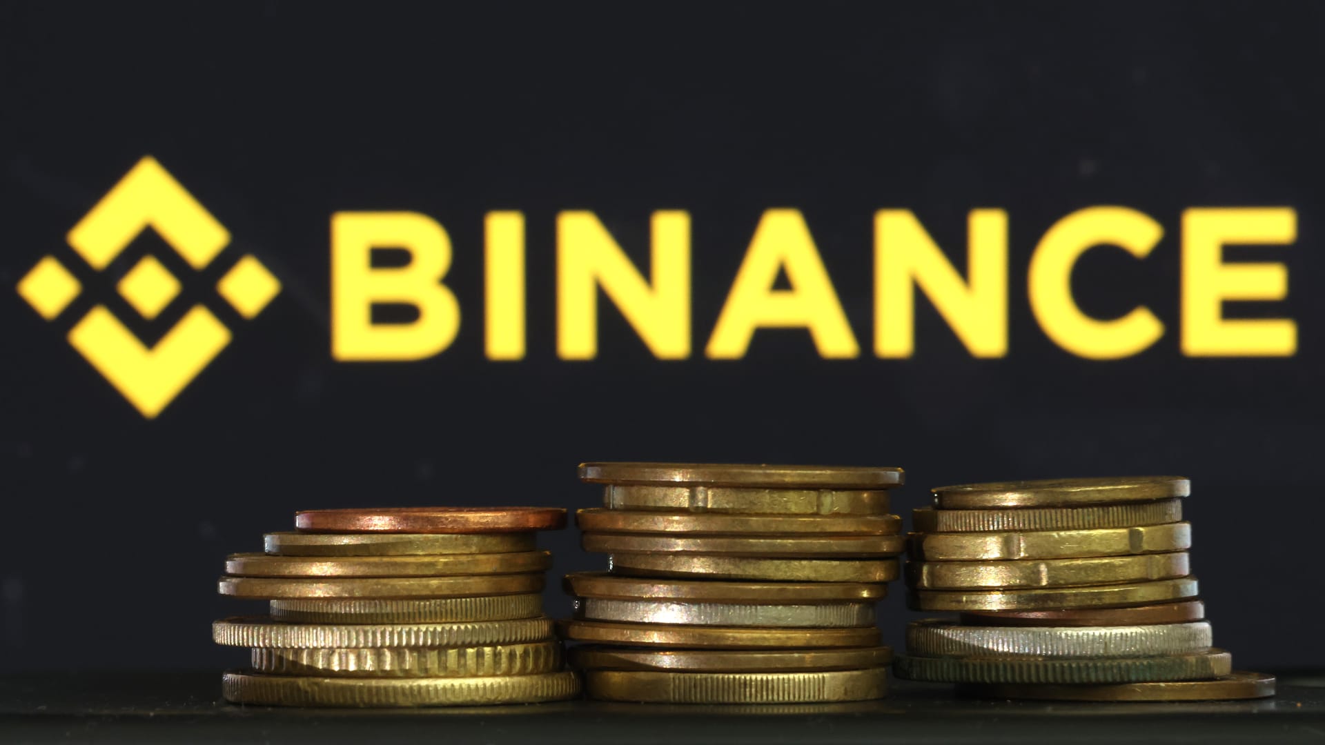 سرقة رقمية تهز عالم العملات المشفرة: اختراق منصة باينانس وسرقة تفوق 6 مليارات دولار