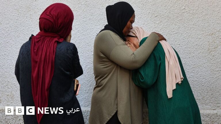 مقتل سبعة فلسطينيين بينهم ثلاثة موظفين في غارات إسرائيلية على الجامعة الإسلامية بغزة