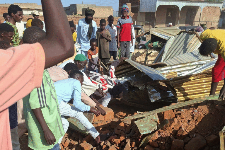 غارات متصاعدة على نيالا تقضي على عشرات المدنيين وسط حرب المسيرات في السودان