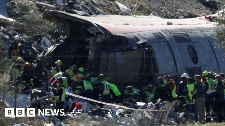 ارتفاع حصيلة ضحايا تصادم قطارين فائقين السرعة جنوب مدريد إلى 68 قتيلاً