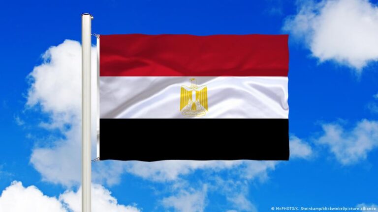 مصر: استمرار التحقيقات مع صحافيي منصة “متصدقش” وتأكيدات النقابة على التعذيب ونداءات الإفراج