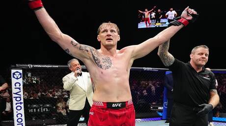 المقاتل الروسي ألكسندر فولكوف ينتصر على رضوان كونييف في UFC 333 بأبو ظبي