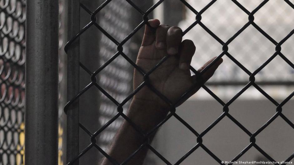 مصر توقف فريق تحرير منصة متصدقش للتحقق من الأخبار وسط مخاوف حقوقية