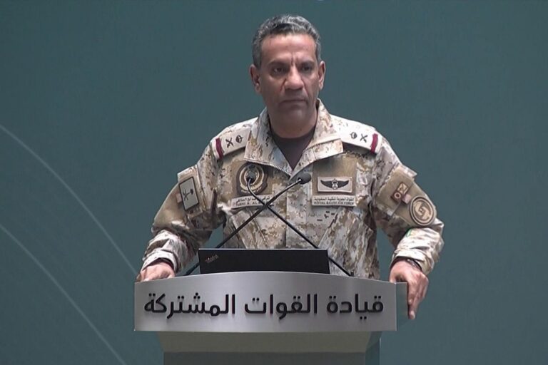 التحالف: 17 وفاة و333 إصابة جراء الاعتداءات الحوثية على مطار الملك خالد