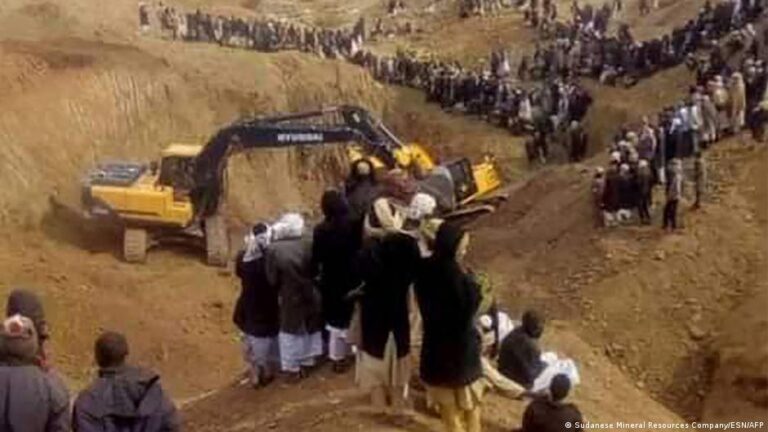منظمة سودانية تتهم مصر بمسؤولية مقتل عشرات عمال تعدين الذهب في غارة جوية