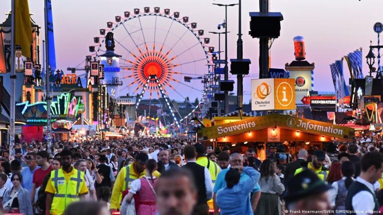 فيديو مهرجان أكتوبرفيست يثير أزمة عنصرية لمسؤول بحزب الشعب النمساوي