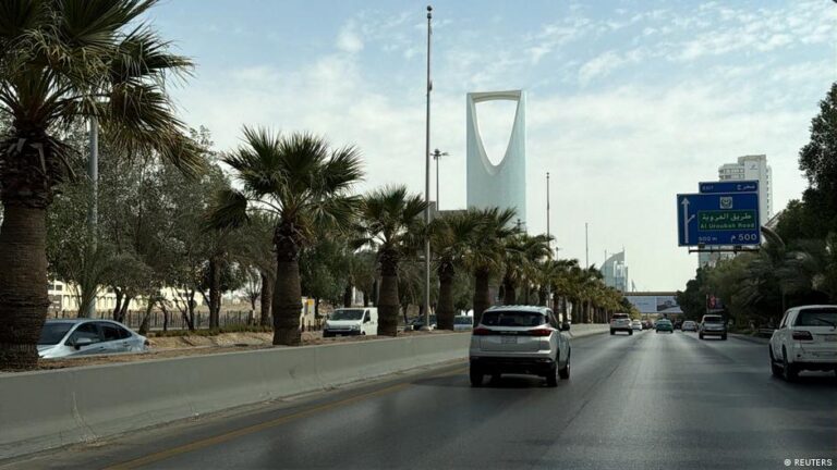 التحالف السعودي يعلن تدمير صاروخين بالستيين أطلقهما الحوثيون باتجاه الرياض وسط تصاعد العنف في اليمن