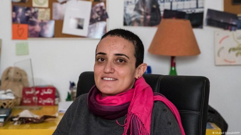 محكمة مصرية تغلق “مدى مصر” وتغرم رئيسة تحريره 3 ملايين جنيه بتهمة إدارة موقع دون ترخيص