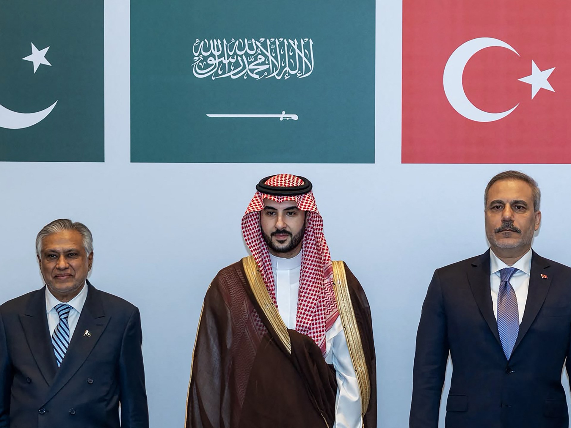 حلف مكة يبدأ تنفيذ التزامات الدفاع المشترك ونشر القوات بالسعودية