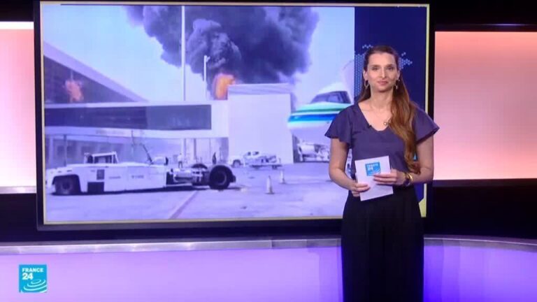 مطار الملك خالد بالرياض يتعرض لهجمات عنيفة وسط معلومات مضللة عن مشاهد الهجوم