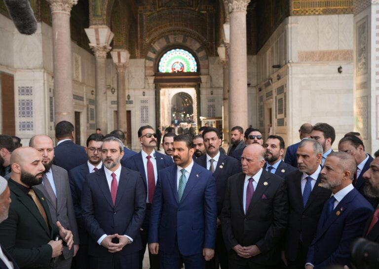 رئيس الوزراء العراقي علي الزيدي يتبرع بـ10 ملايين دولار للجامع الأموي ومرقد السيدة زينب في دمشق