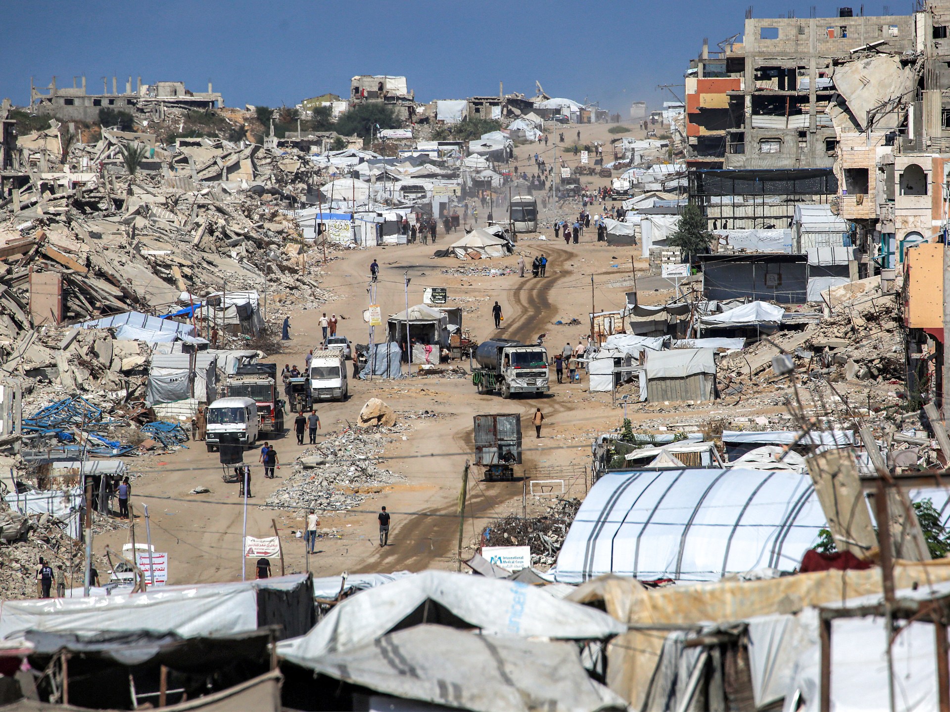 توقعات الفلسطينيين في غزة قبيل الانتخابات الإسرائيلية: هل يحمل التغيير أملًا رغم المخاوف؟