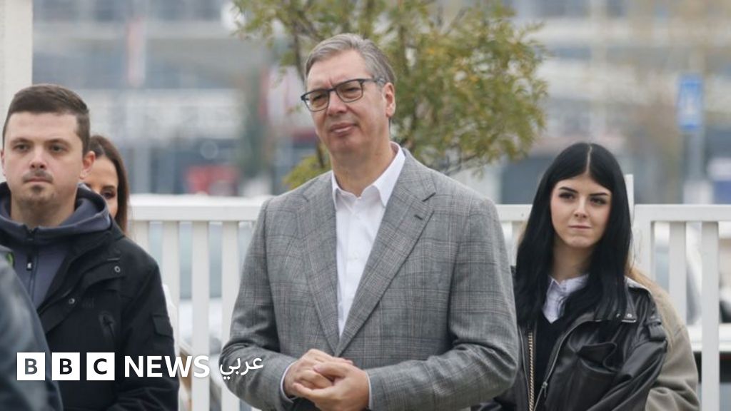 رئيس صربيا السابق يقر بهزيمته أمام حركة الاحتجاجات الطلابية في الانتخابات البرلمانية