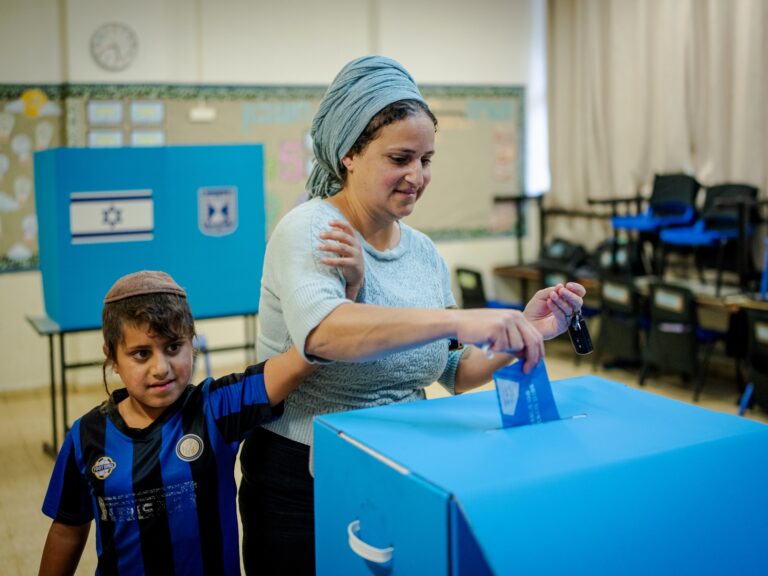 المظاريف المزدوجة وتأثيرها الحاسم على نتائج انتخابات الكنيست الإسرائيلي