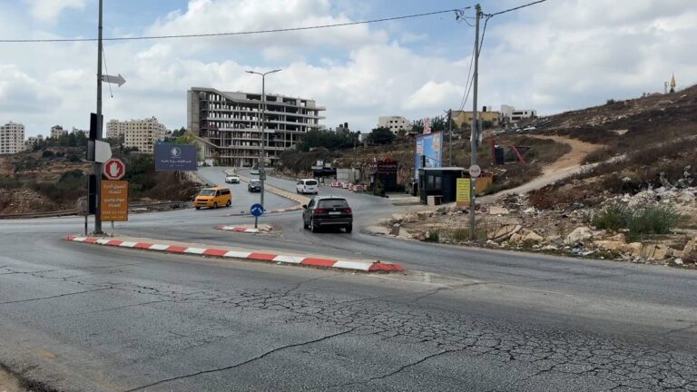 شارع 463 في الضفة: مخاوف فلسطينية من فتحه للمستوطنين وتأثيراته على المجتمعات المحلية