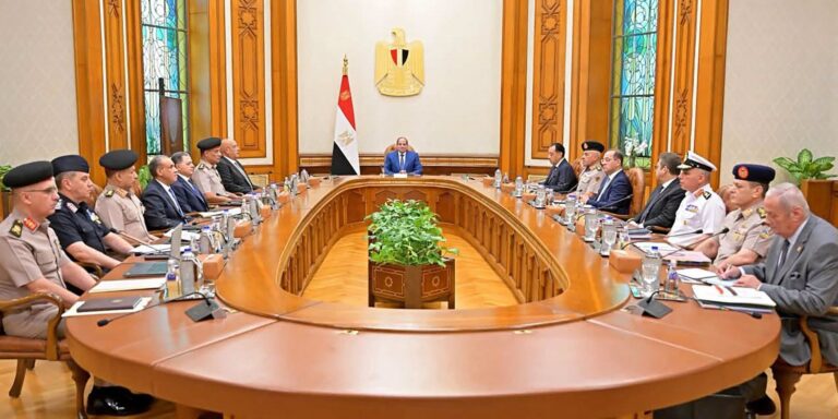 تفويض البرلمان المصري بدعم السعودية عسكريًا يعكس توازن القاهرة بين الردع وتجنب الحرب