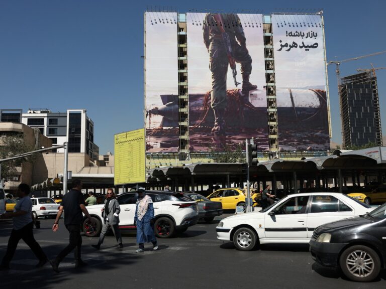 مبعوث أمريكي لا يستبعد ضربة وشيكة لإيران ورئيس الولايات المتحدة ينفي علمه بالأمر