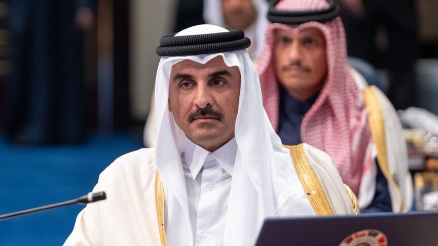 أمير قطر يؤكد دعم بلاده لاستقرار ووحدة اليمن في رسالة إلى العليمي