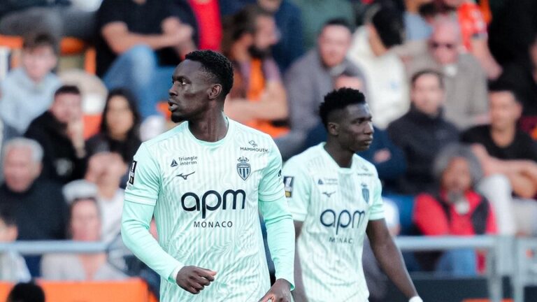 موناكو يتعرض لخسارته الأولى في الدوري الفرنسي ويتراجع إلى المركز الرابع
