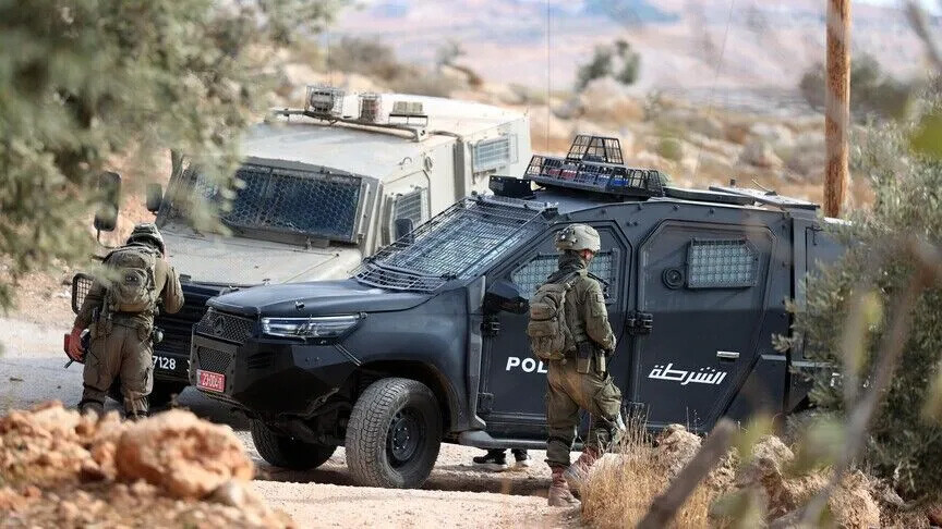 الضفة الغربية: الجيش الإسرائيلي يعتقل 12 فلسطينياً بينهم سيدتان و3 أطفال خلال حملة مداهمات واسعة