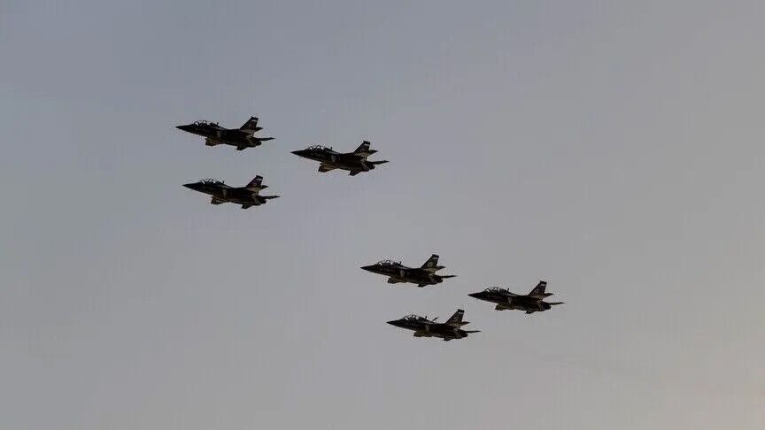 التحالف العربي يعلن حماية باب المندب جواً ويشارك بـ100 مقاتلة في عملية فجر اليمن لاستعادة السيطرة